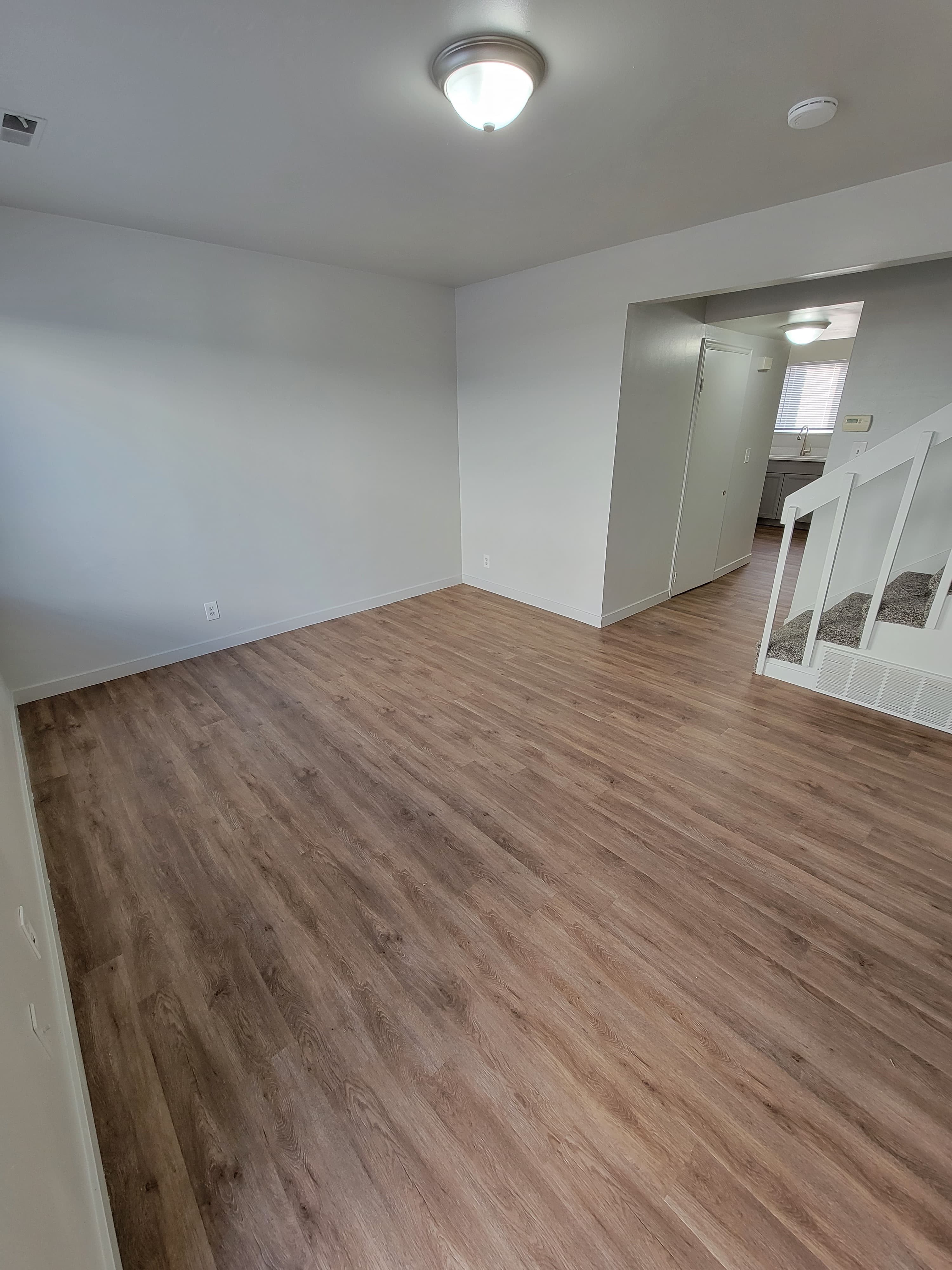 576 S Tiffany Town Dr. photo 5