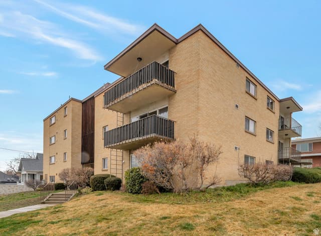 633 E FOURTH AVE #13